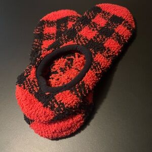 Old Navy Red & Black Buffalo Plaid Cozy Gripper Socks - One Size - NWOT